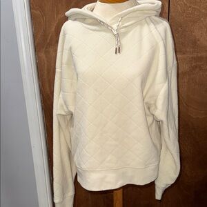 Avalanche Women's Quilted Cream Hoodie